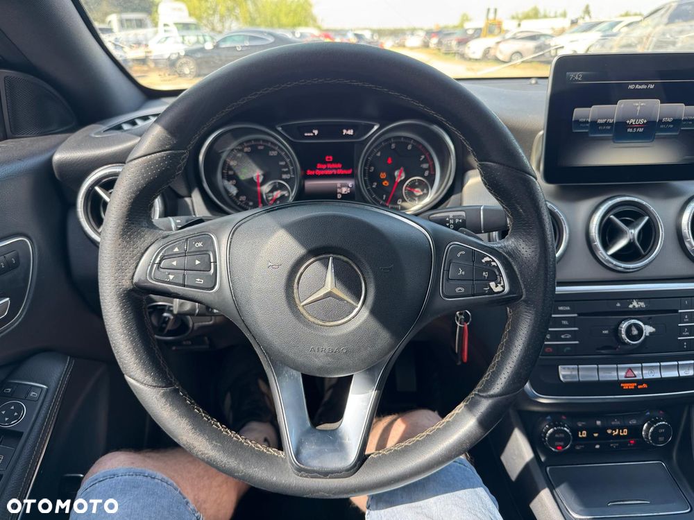 Mercedes-Benz CLA 250 7G-DCT - 15