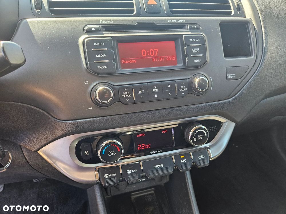 Kia Rio 1.1 CRDI Dream Team Edition - 28