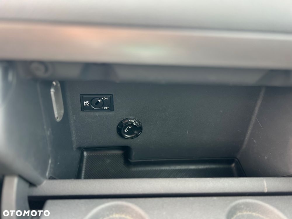 Volkswagen Touran 2.0 TDI DPF BlueMotion Technology Comfortline - 35