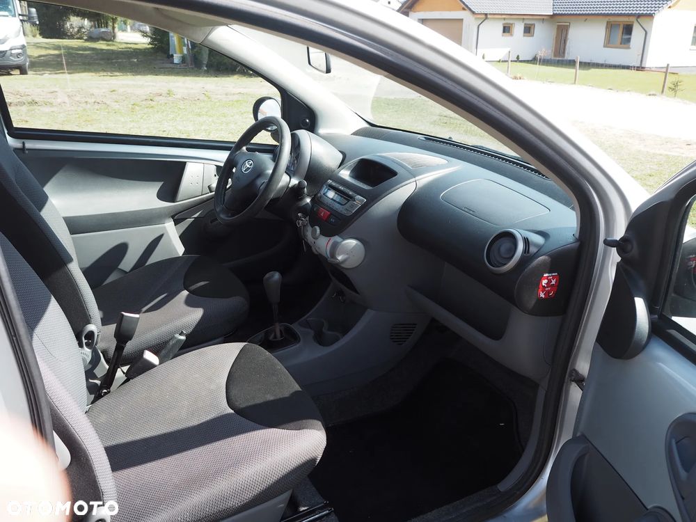 Toyota Aygo Connect - 11