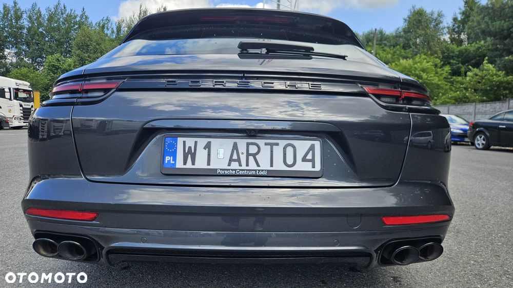 Porsche Panamera 4 E-Hybrid - 6