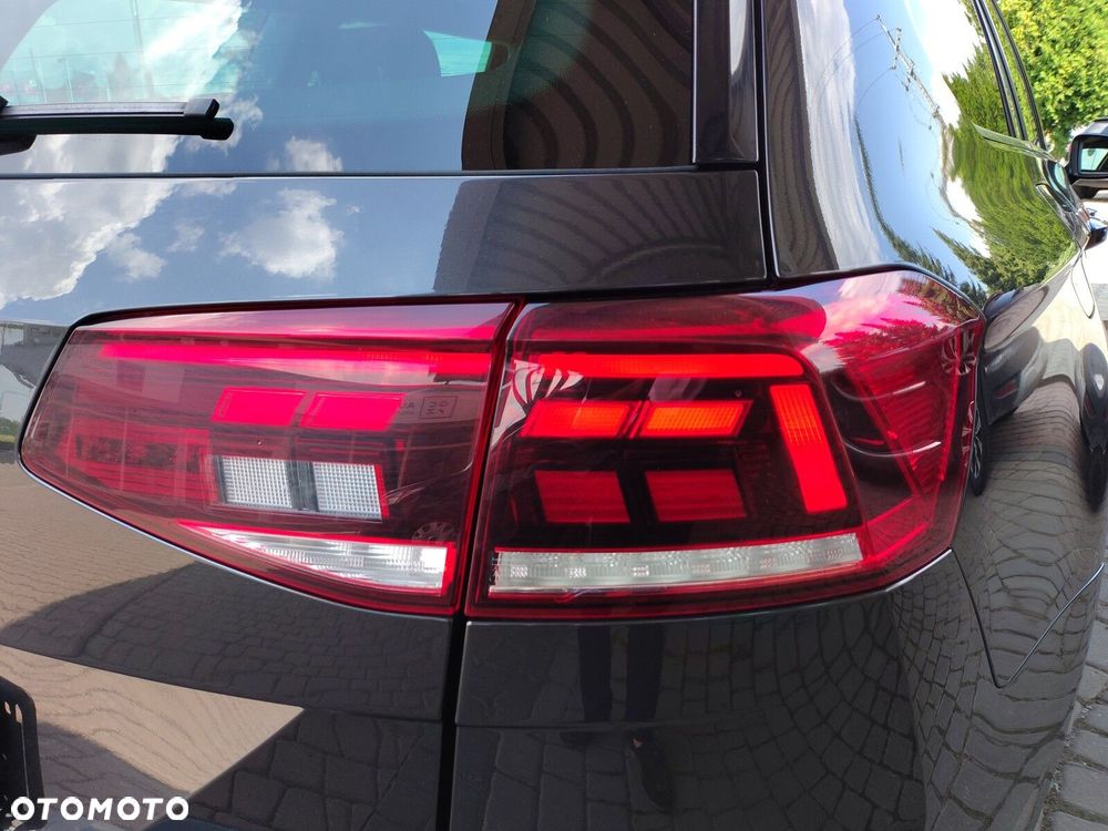 Volkswagen Passat - 11