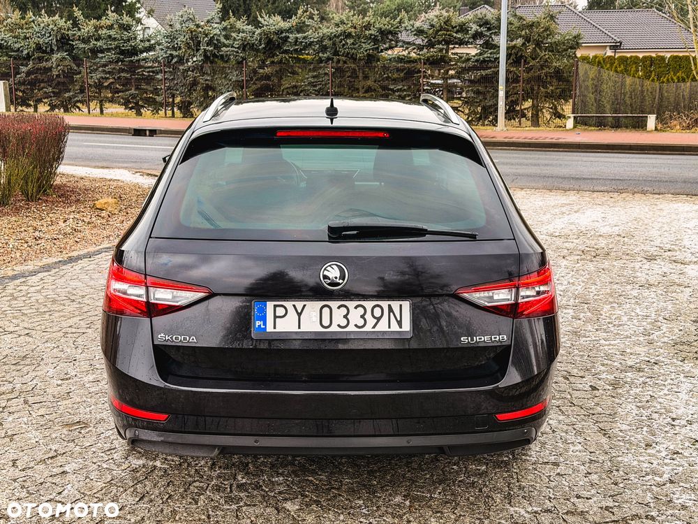 Skoda Superb 2.0 TDI DSG Ambition - 11