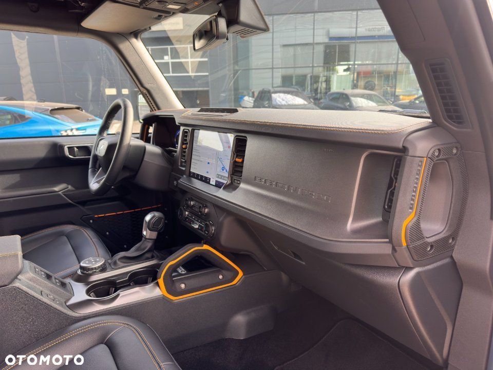 Ford Bronco - 26