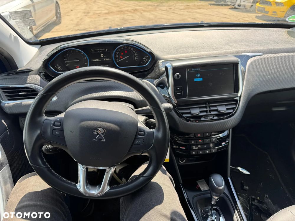 Peugeot 2008 PureTech 130 Stop&Start EAT6 Allure - 8