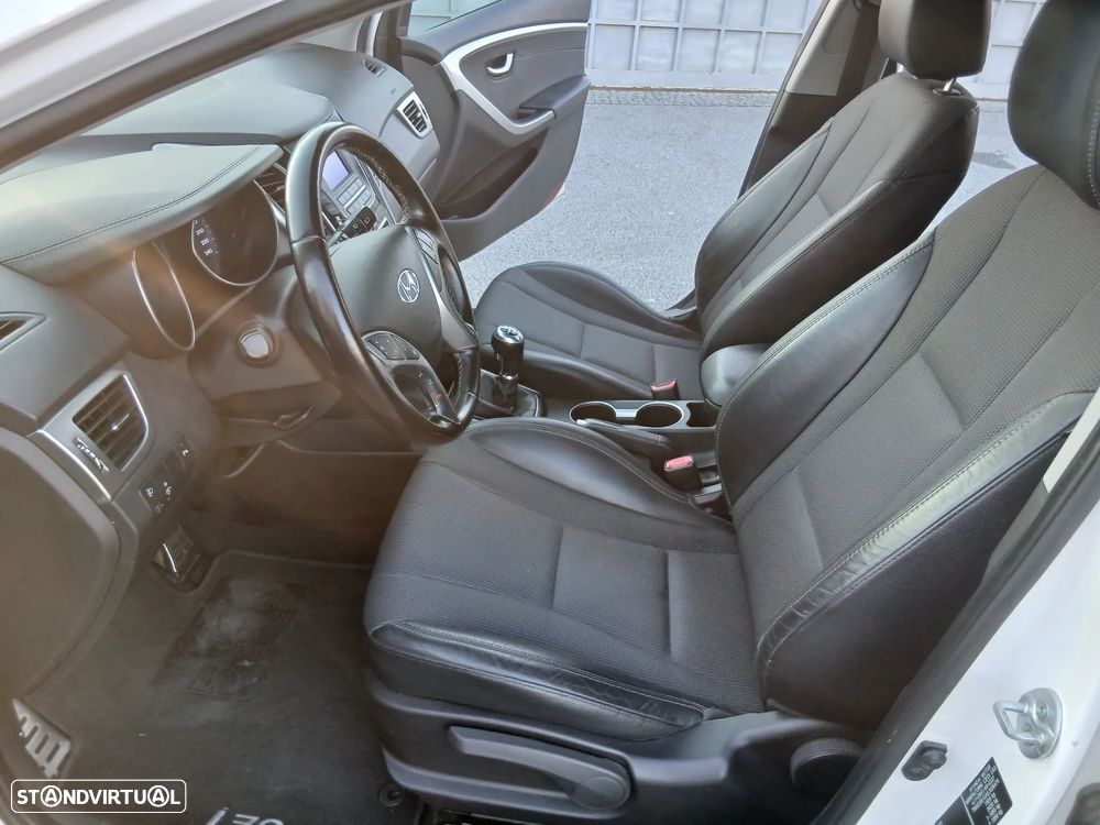 Hyundai i30 CW 1.6 CRDi Comfort - 8