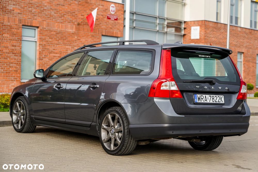 Volvo V70 2.4D Kinetic - 17