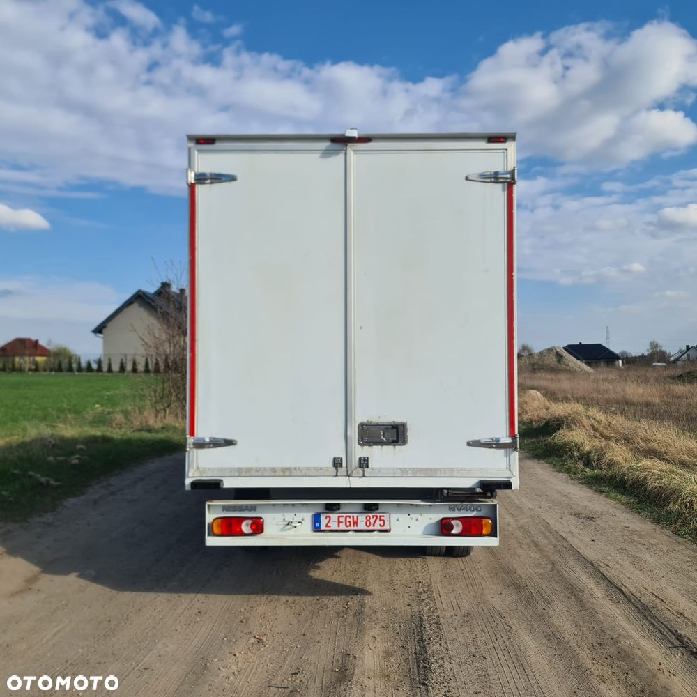 Nissan NV400 - 9