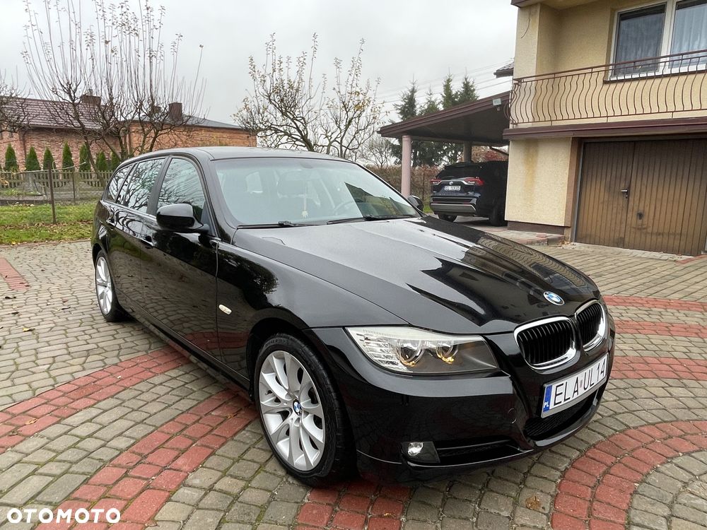 BMW Seria 3 318i Touring - 6