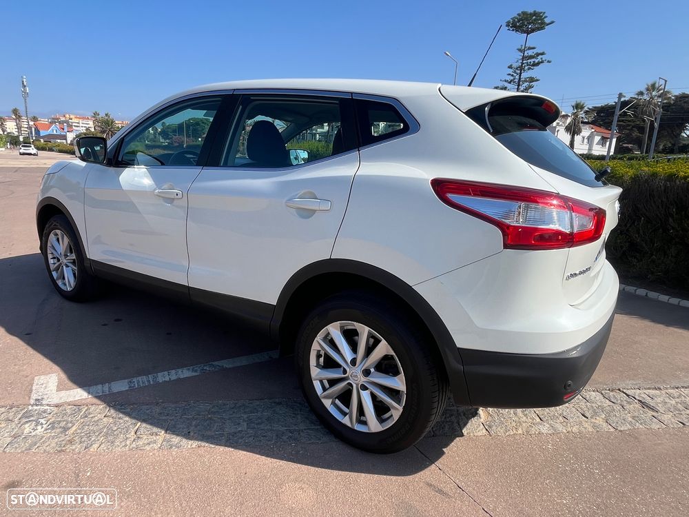 Nissan Qashqai 1.6 dCi Xtronic ACENTA - 4