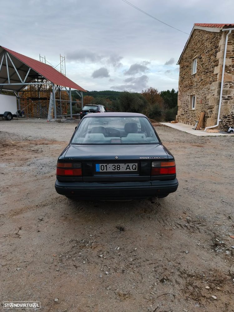 Toyota Corolla Sedan 1.3 XL 12V - 3