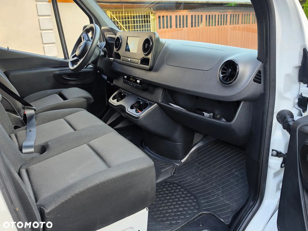 Mercedes-Benz Sprinter - 19