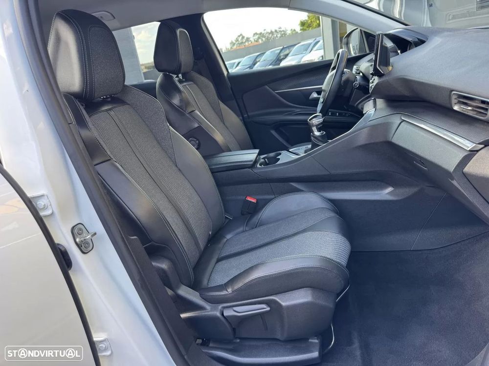 Peugeot 3008 1.2 PureTech Allure Pack - 55