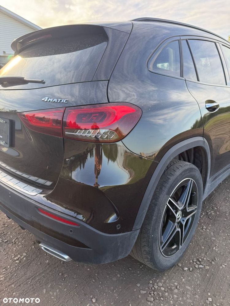 Mercedes-Benz GLA 250 4-Matic AMG Line - 11