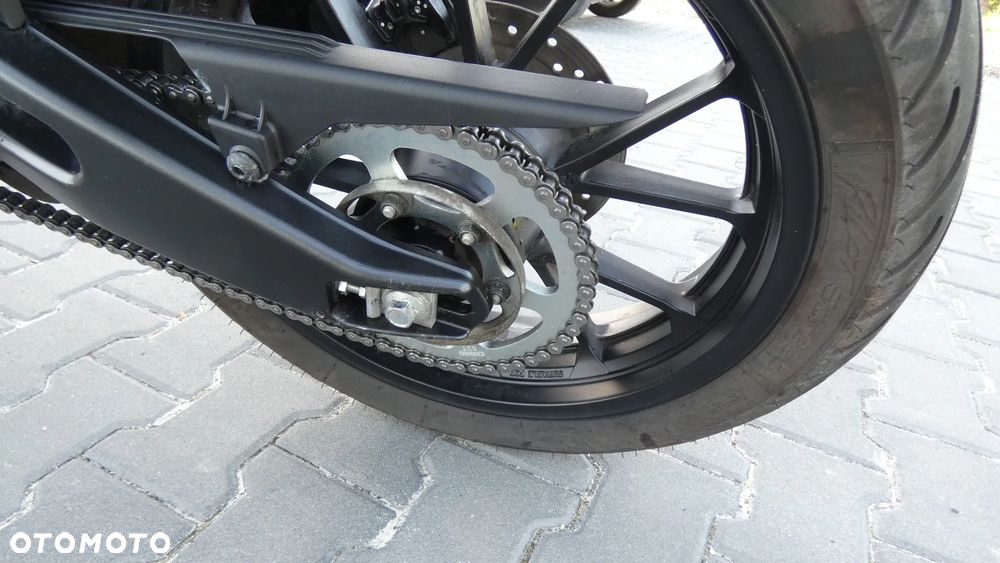 Yamaha YZF - 16