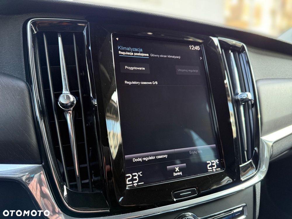 Volvo V90 Cross Country - 24