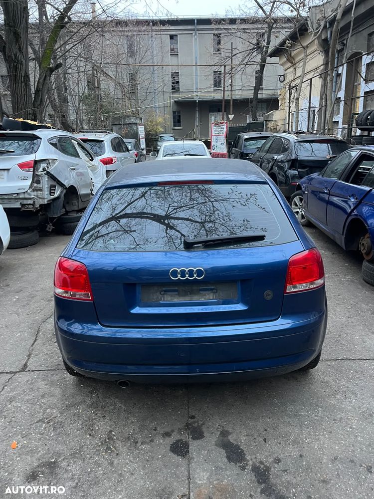 Dezmembrez Audi A3 8P coupe 2005 albastru LZ5C 1,6 benzina BGU 75KW - 5