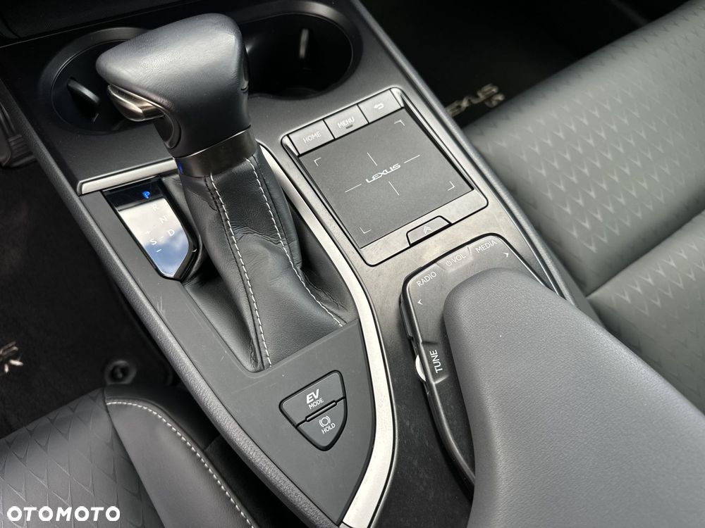 Lexus UX 250h GPF F Impression 2WD - 19