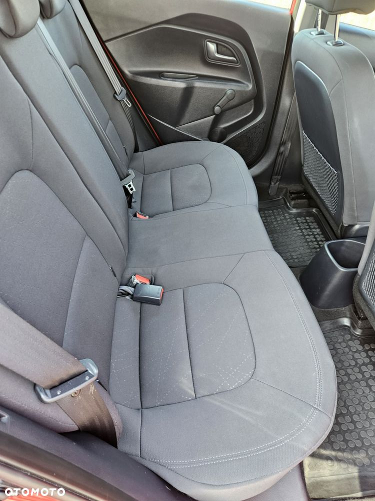Kia Rio 1.2 M - 11