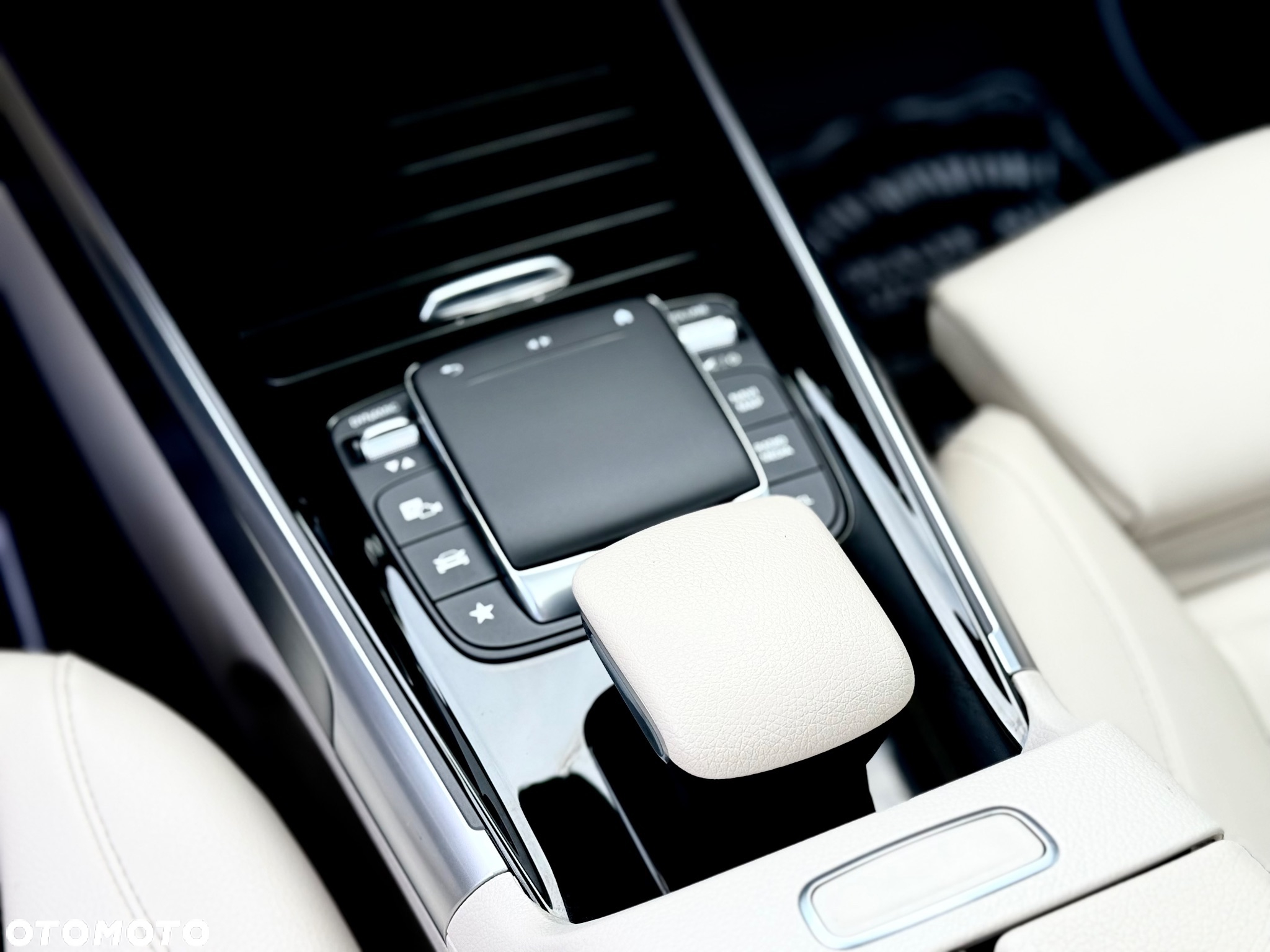 Mercedes-Benz GLB 200 d 8G-DCT - 33