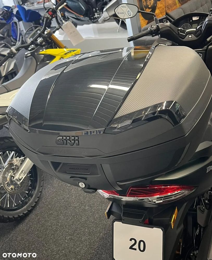 Suzuki Burgman - 13