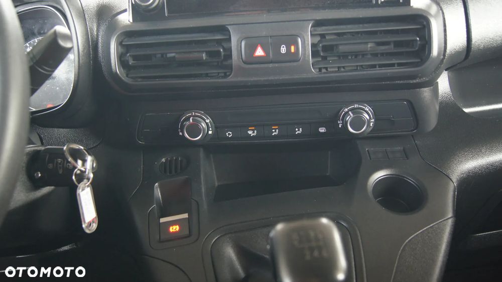Opel COMBO - 29