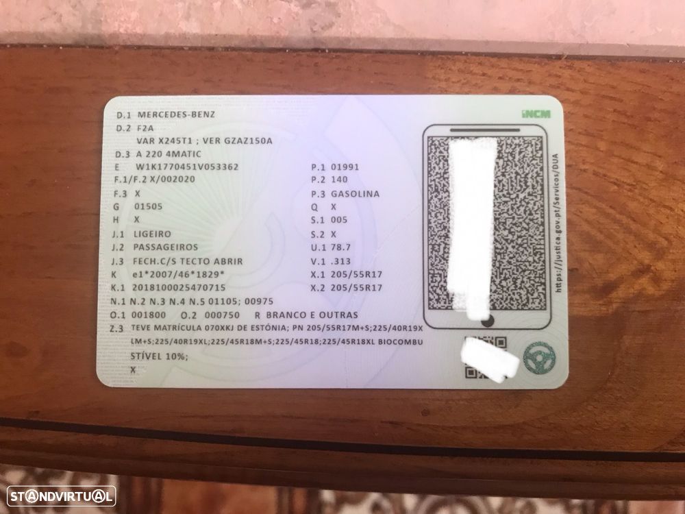 Mercedes-Benz A 220 4Matic 7G-DCT AMG Line - 14