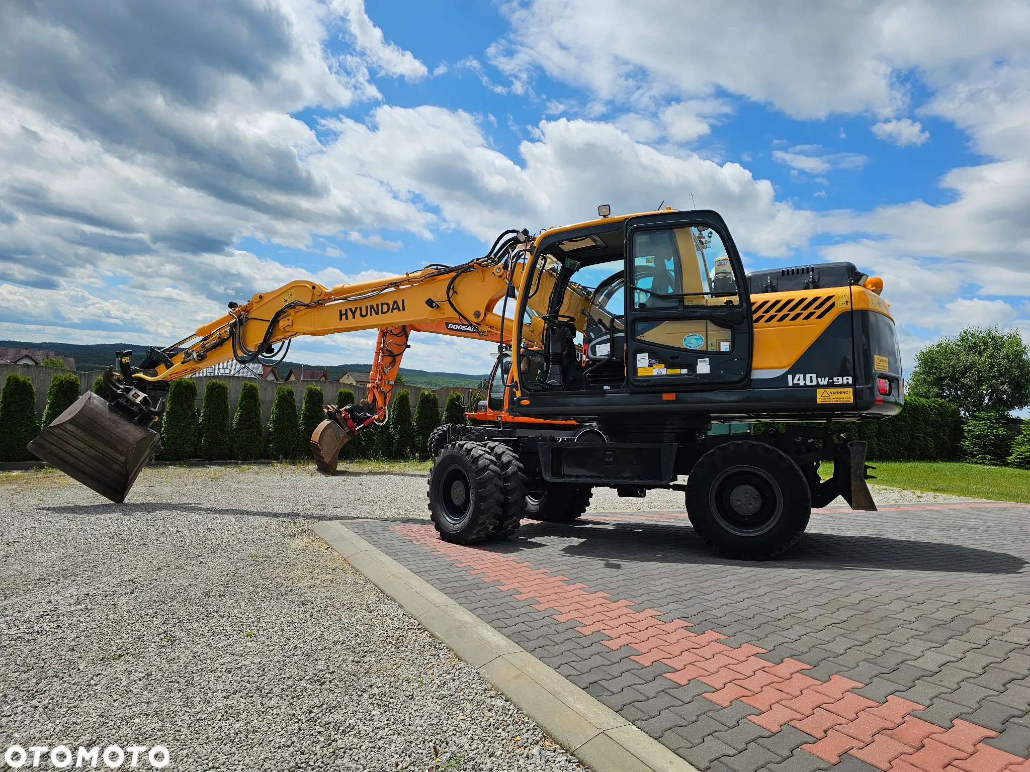 Hyundai 140 W 9 A - 35