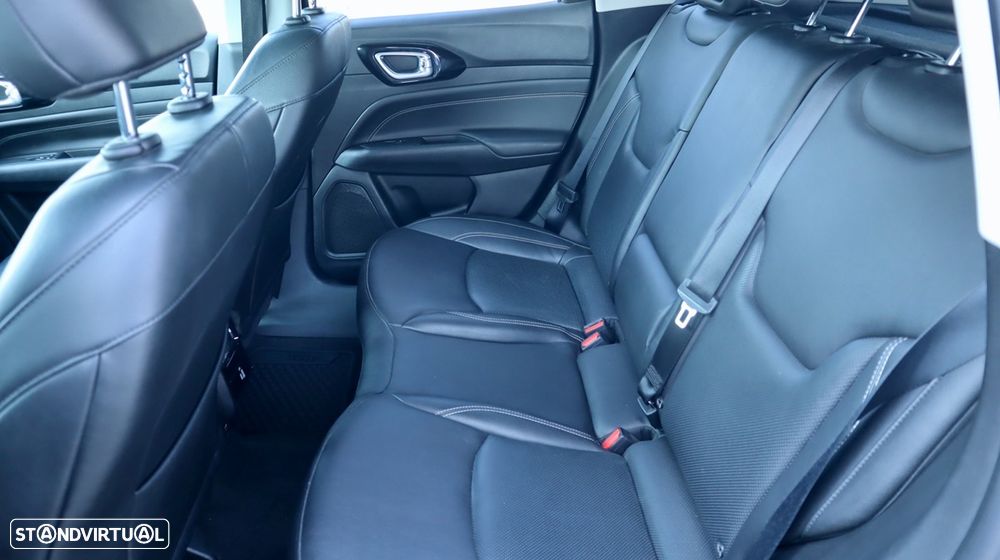 Jeep Compass 1.3 T Limited DCT - 30