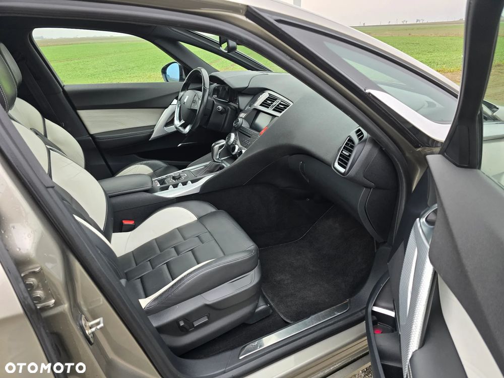 Citroën DS5 BlueHDi 180 SoChic - 14