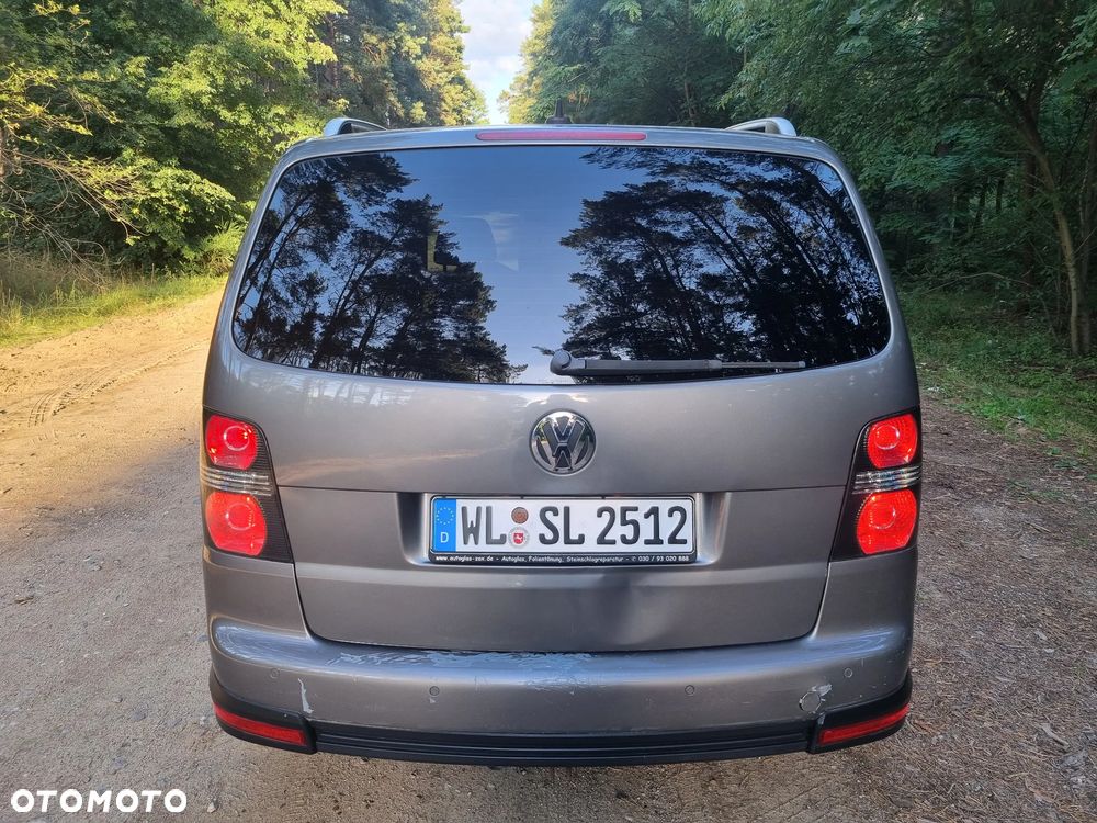 Volkswagen Touran 2.0 TDI DPF Highline DSG - 10
