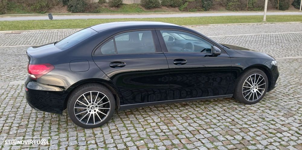 Mercedes-Benz CLA 250 - 4