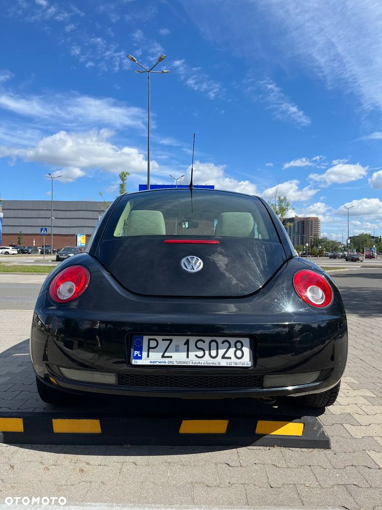 Volkswagen New Beetle - 5