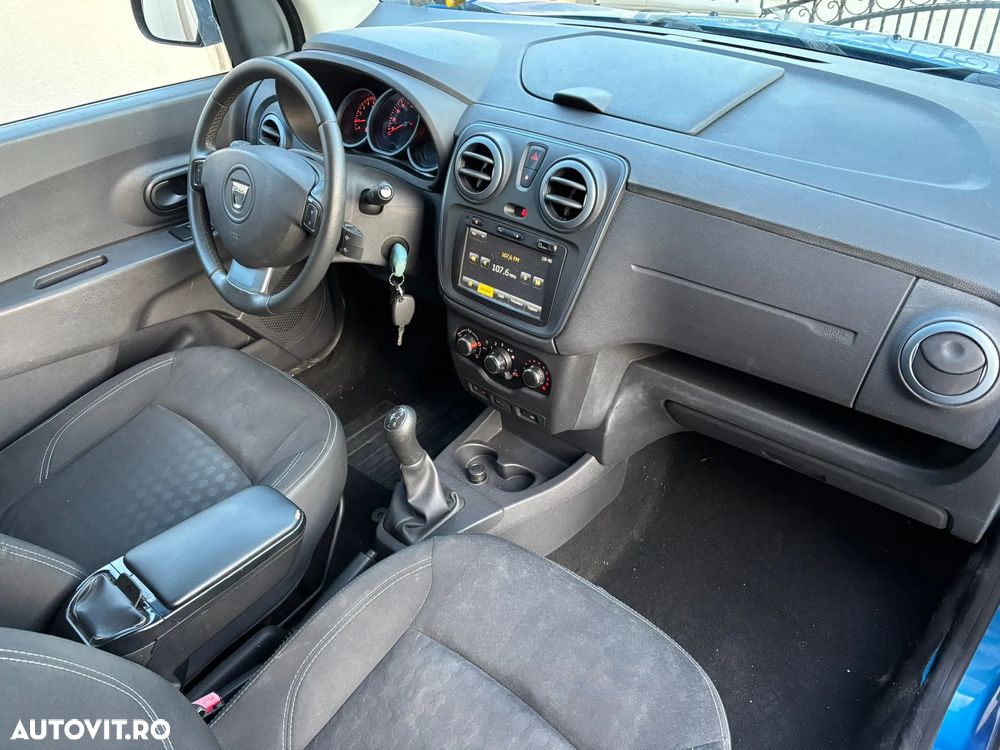 Dacia Lodgy TCe 115 Stepway Celebration - 10