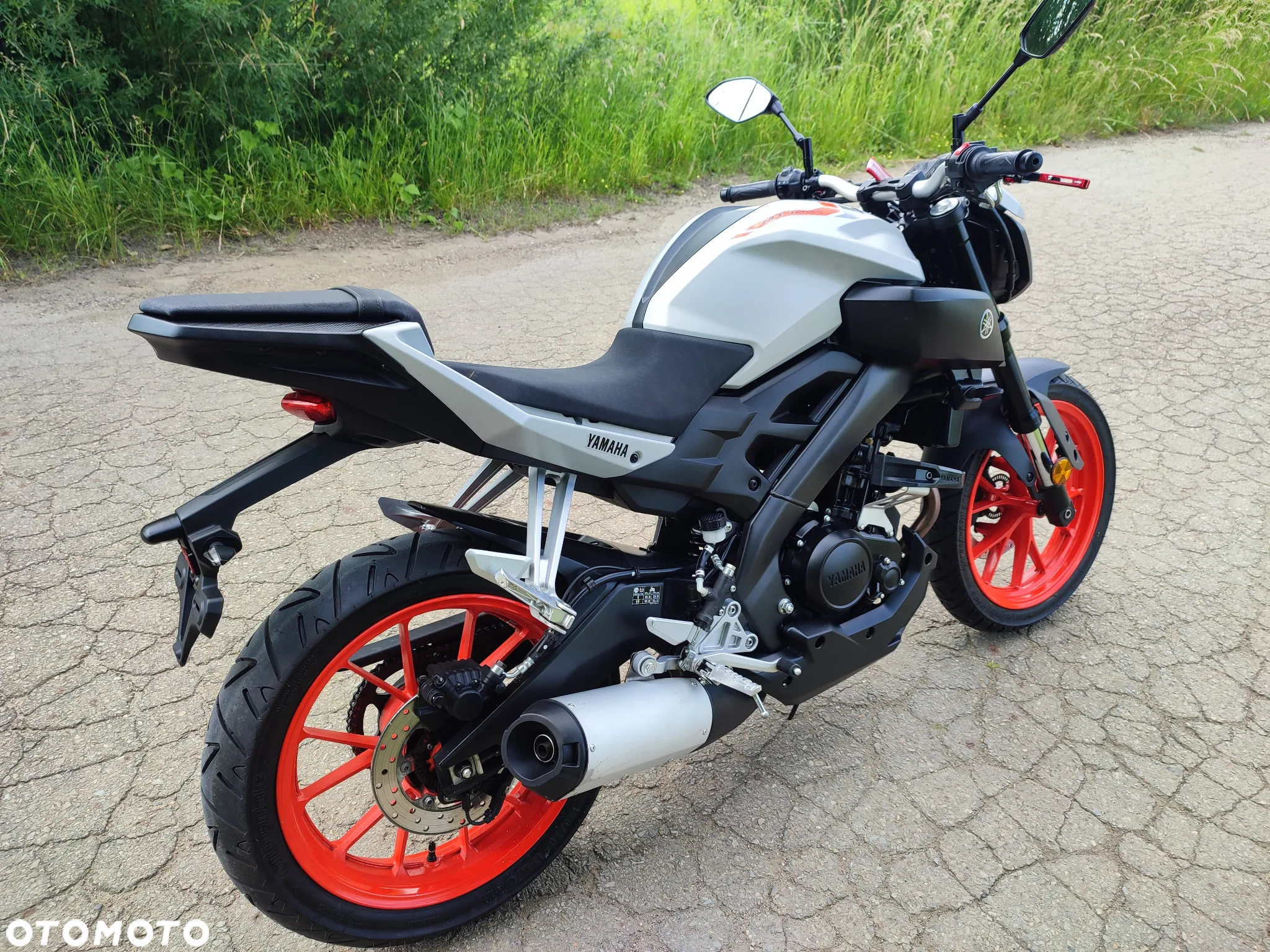 Yamaha MT - 33