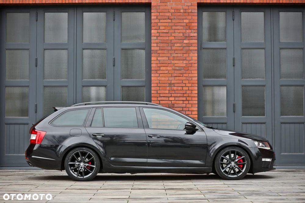 Skoda Octavia 2.0 TDI DSG RS - 2