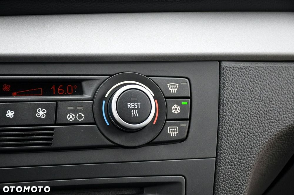 BMW Seria 1 - 32