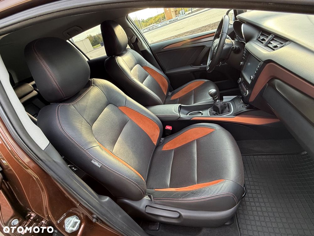 Toyota Avensis Touring Sports 1.8 Edition S+ - 23