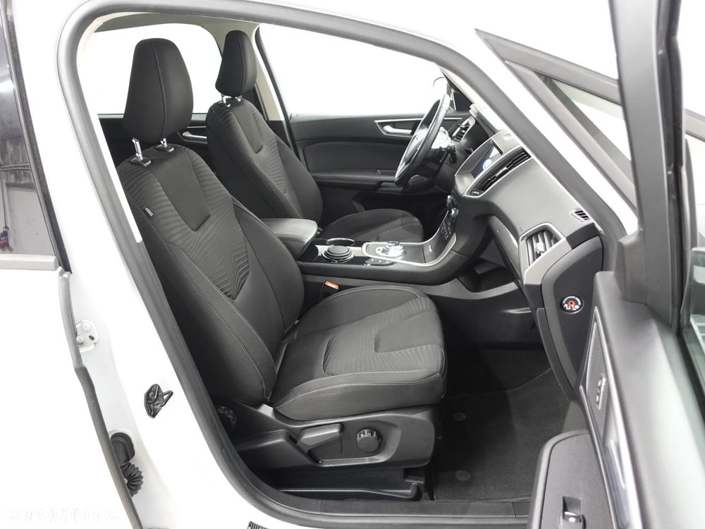 Ford S-Max - 27