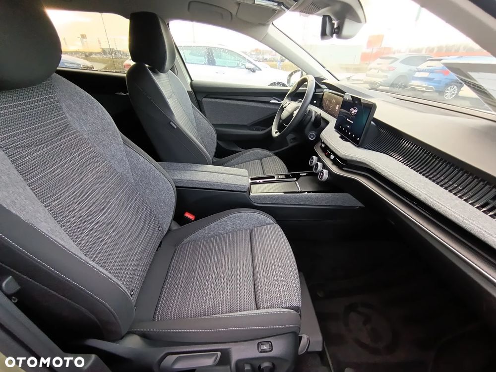 Skoda Superb 1.5 TSI mHEV Selection DSG - 10