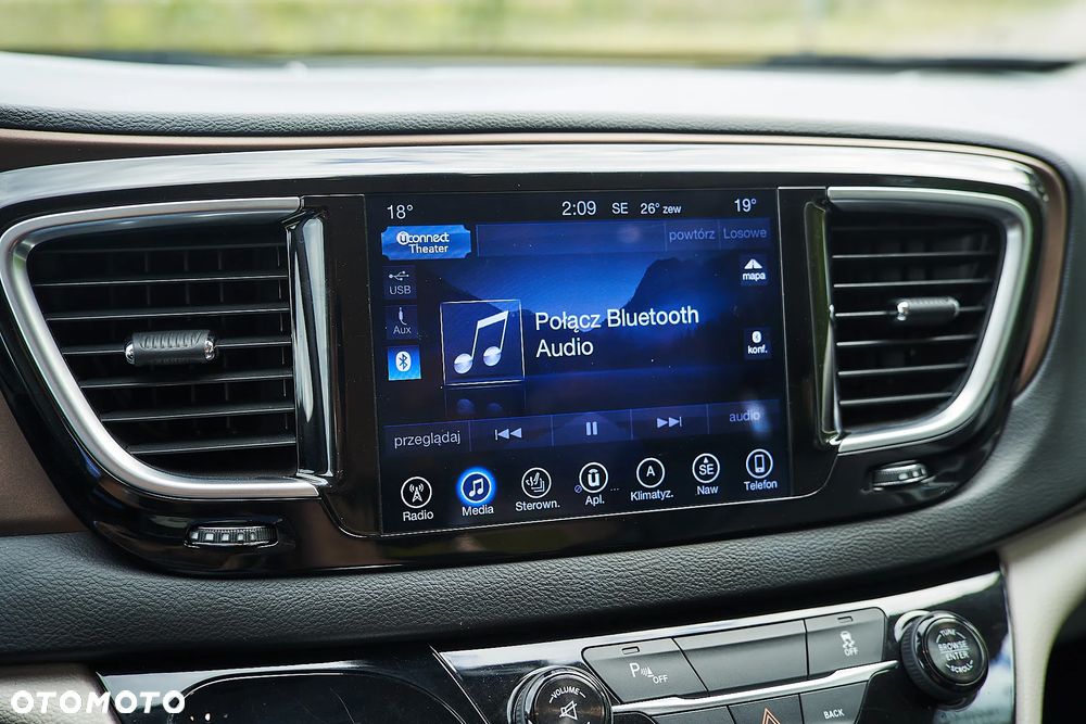 Chrysler Pacifica - 29