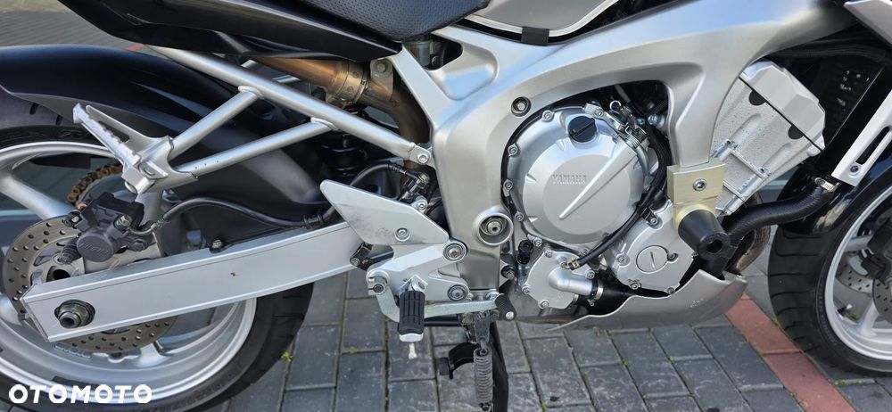 Yamaha FZ6 - 12