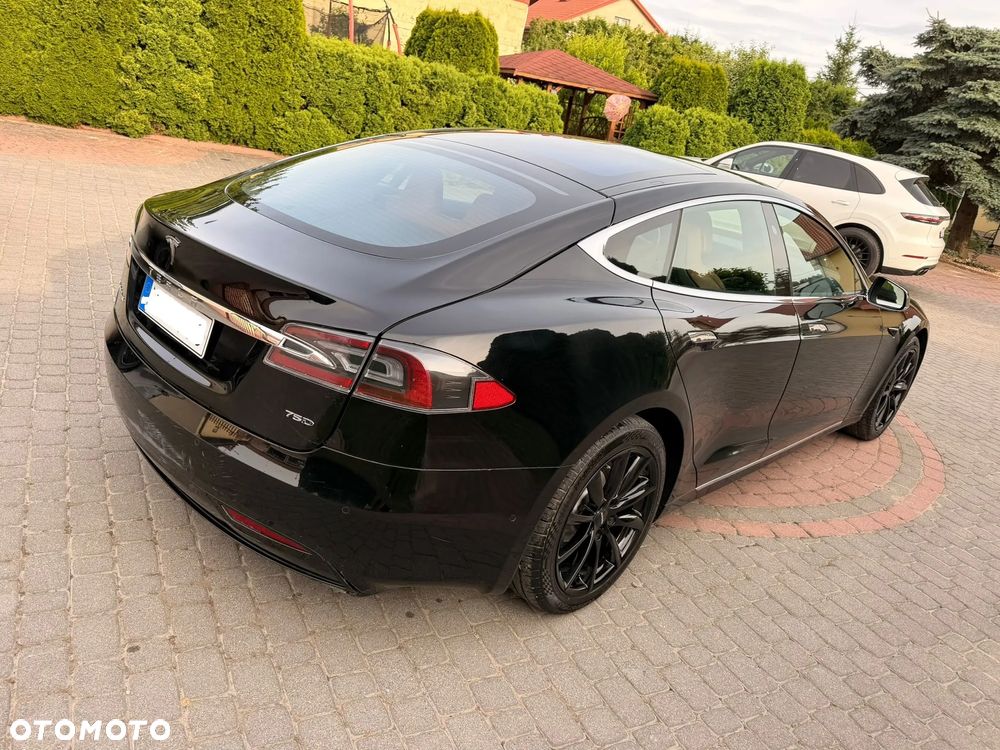 Tesla Model S Long Range Plus - 3