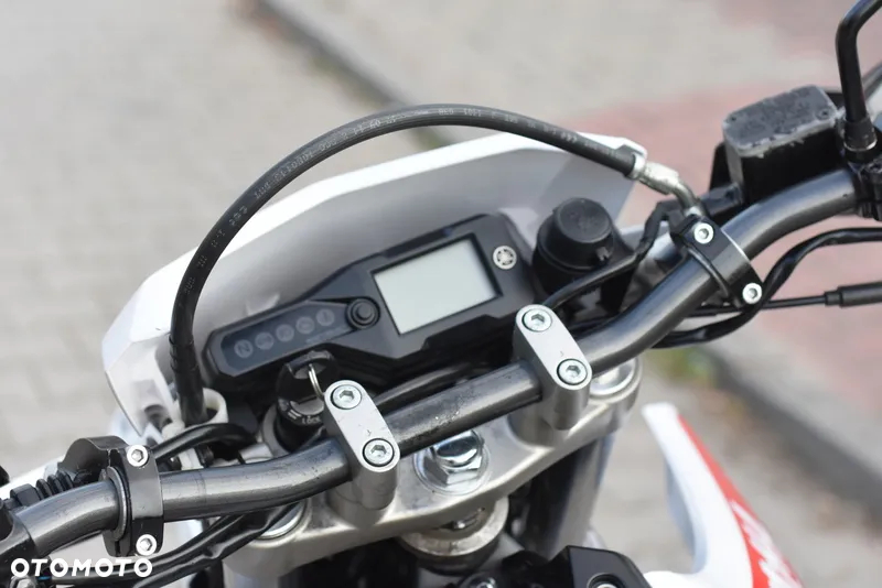 Yamaha WR - 32