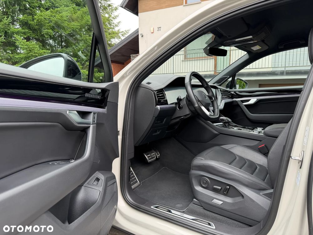 Volkswagen Touareg 3.0 V6 TDI 4Motion R-Line - 26