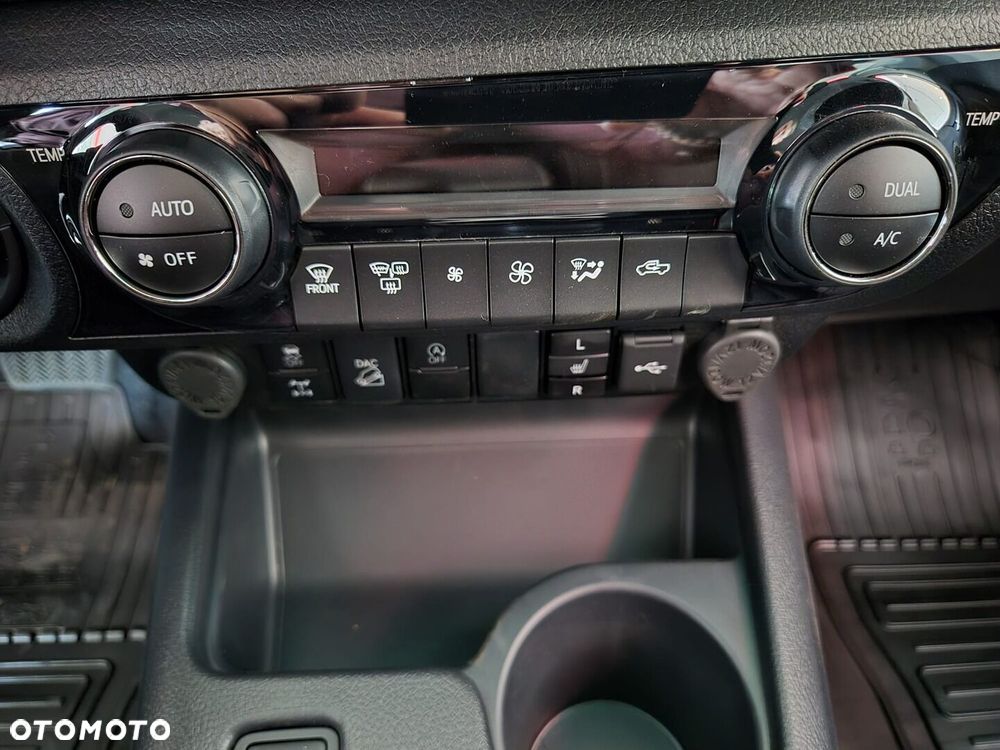 Toyota Hilux - 21