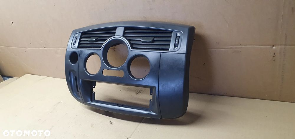 Kratka nawiewu powietrza środkowa ramka radia dekor Renault Scenic II 8200140710 - 3