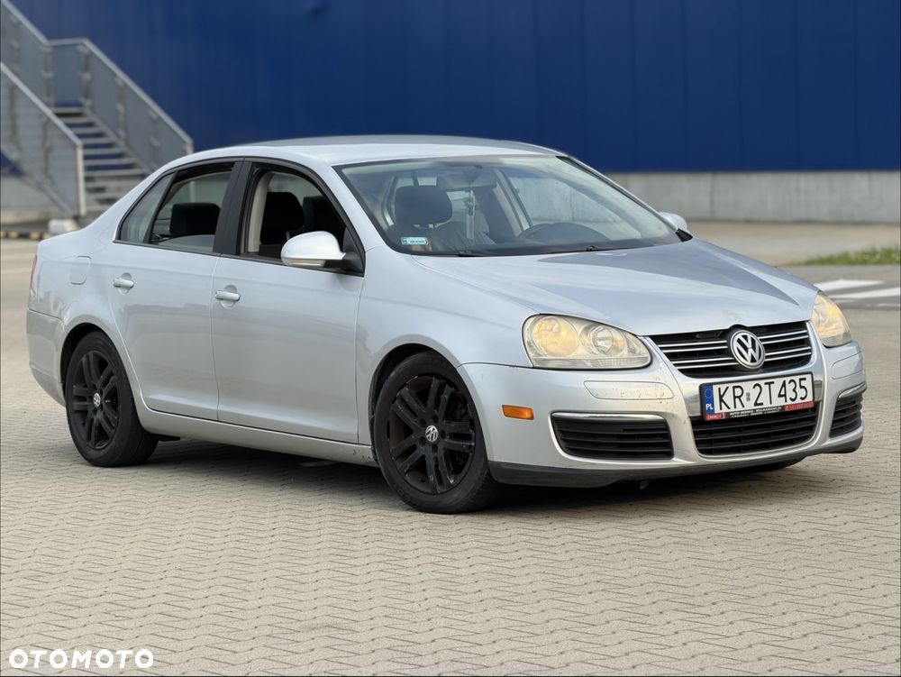 Volkswagen Jetta - 4