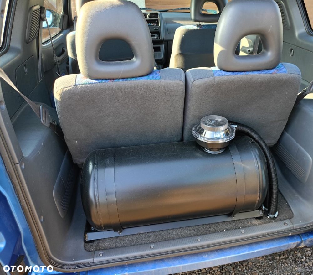 Toyota RAV4 2.0 - 11