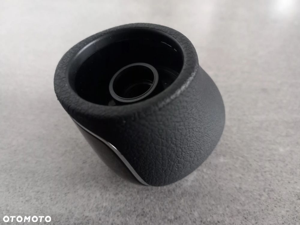 Gałka dźwigni zmiany biegów plastikowa - 6 biegów manual Ford Focus 1751563 - 4